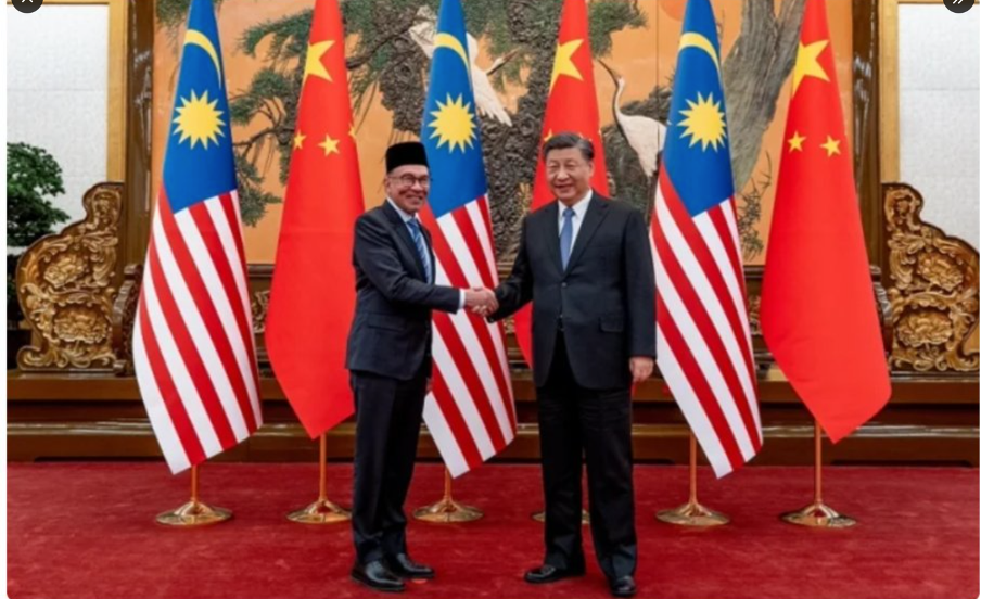 Prime Minister Anwar Ibrahim in talks with China’s President Xi Jinping to reduce exposure to US Dollar Source: Bloomberg