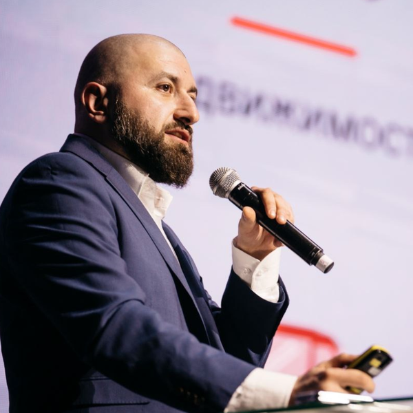 Георгий Галоян