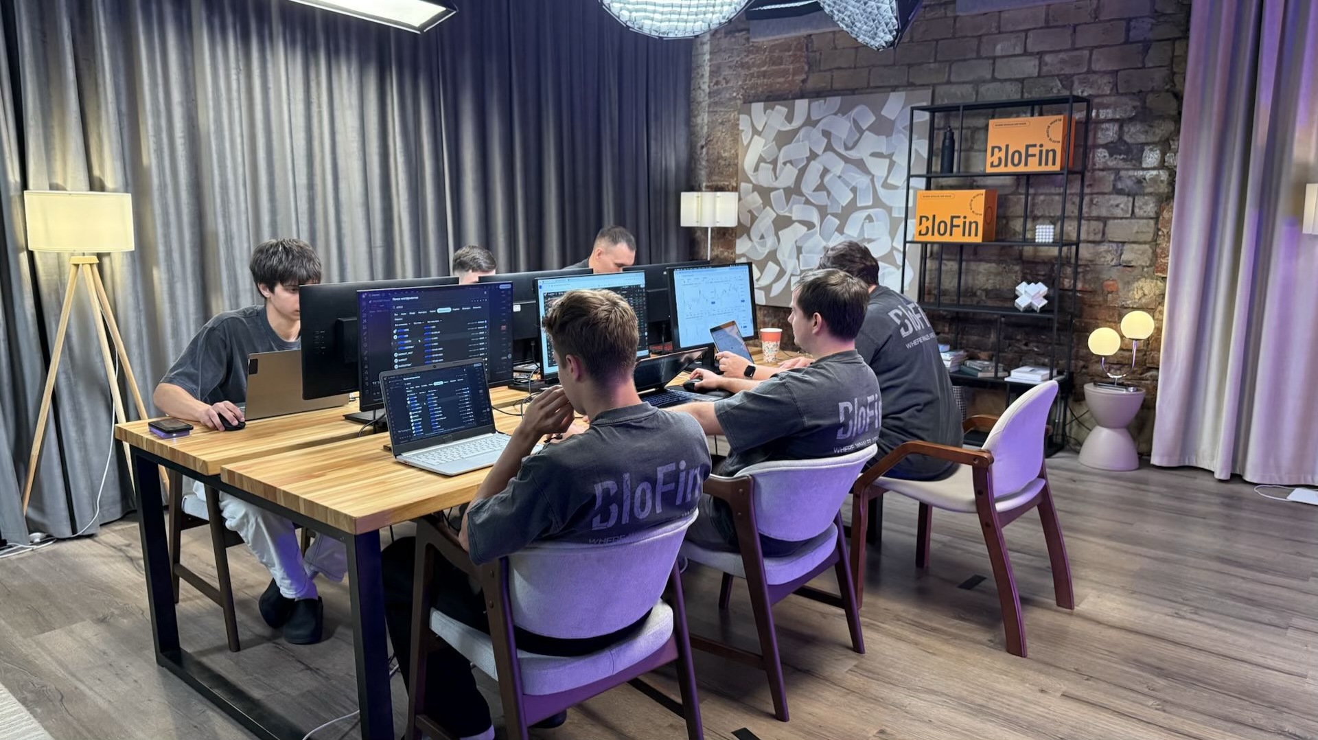 Трейдинг-баттл BloFin: как мы разыграли $12 000 офлайн