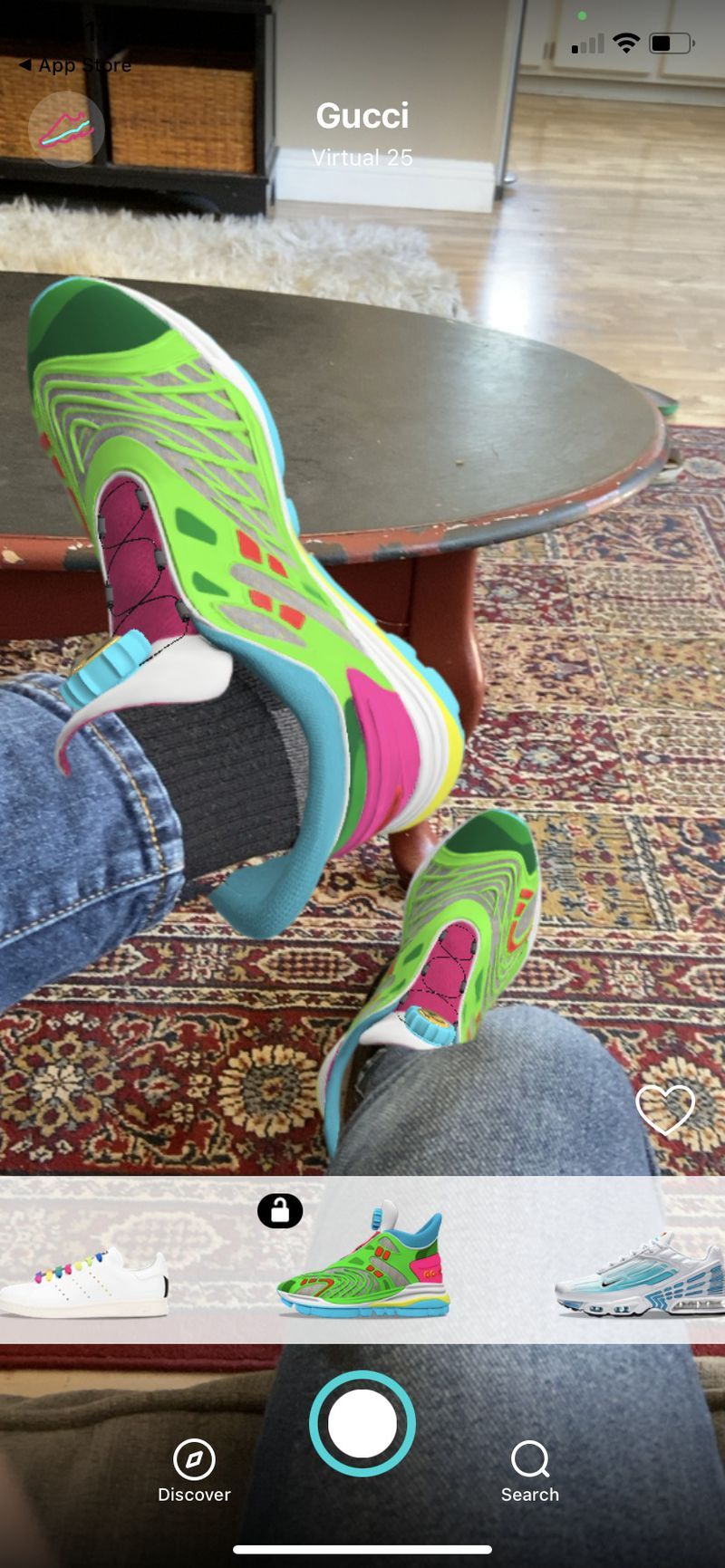 Цифровые кроссовки от Gucci