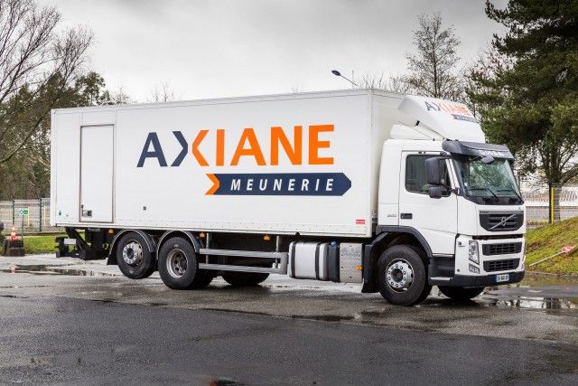 Camión de Axiae Menuerie distribuyendo productos. Imagen: Axiane